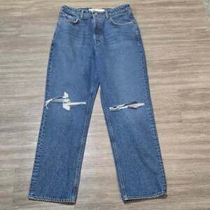 Grlfrnd distressed blue jeans size